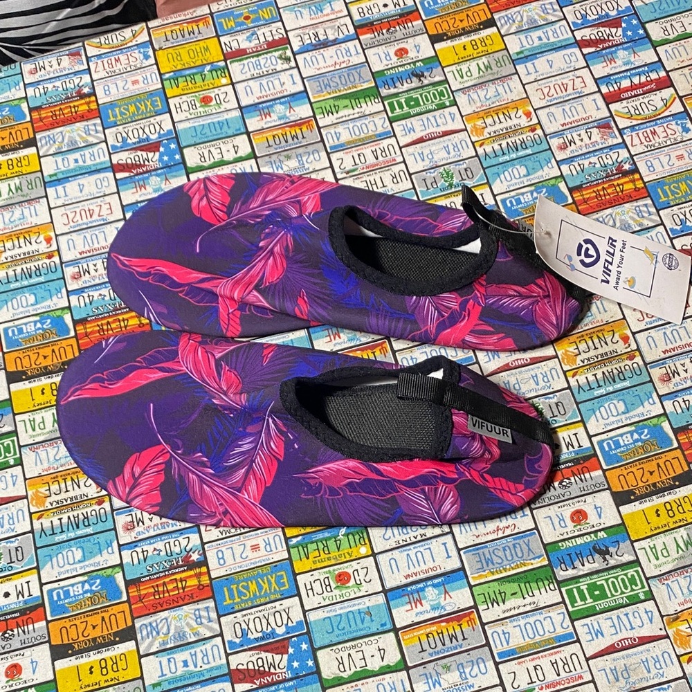 VIFUUR Women’s Water Shoes – Purple Pink Leaf Print – (EU 40/41)